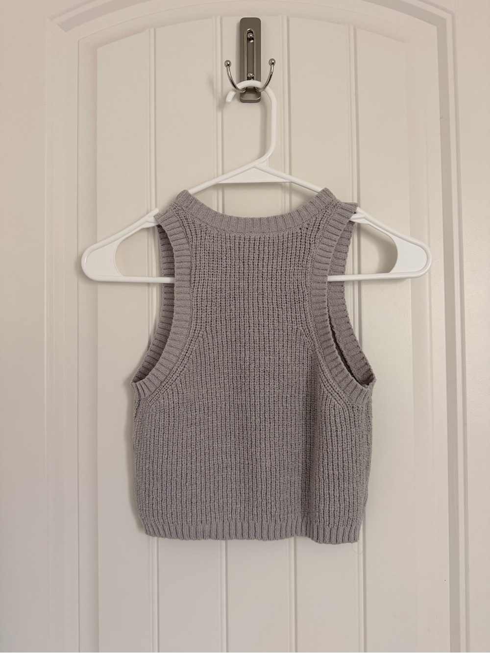 Divided Light Gray Ribbed Knit Cropped Tank - Picture 3 of 3
